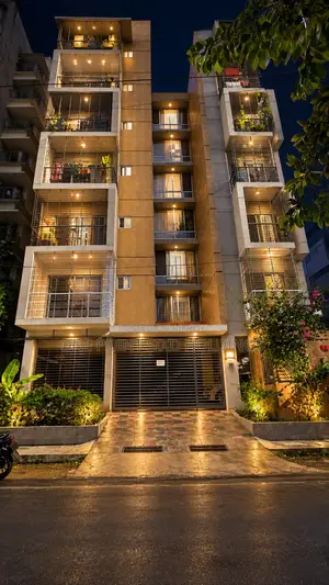 4bdrm Apartment in Bashundhara R/a for Sale