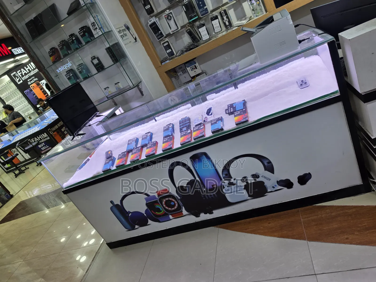 Phone Shop Desk