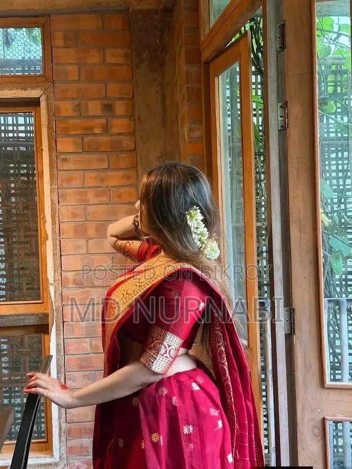 নতুন শাড়ি