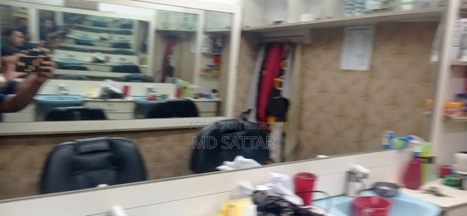 সেলন দোকানের মালামাল বিক্রি হবে