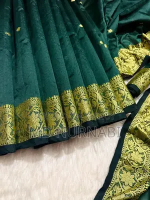 নতুন শাড়ি