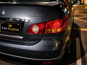 Nissan Bluebird 2008 Gray