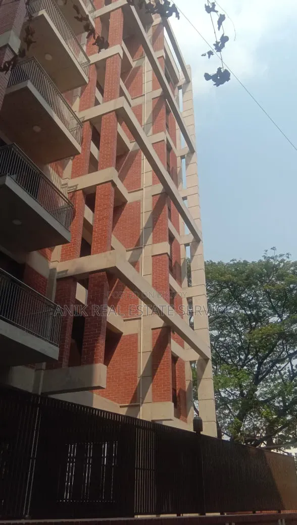 20bdrm House in Anik Real Estate, Gulshan for Rent