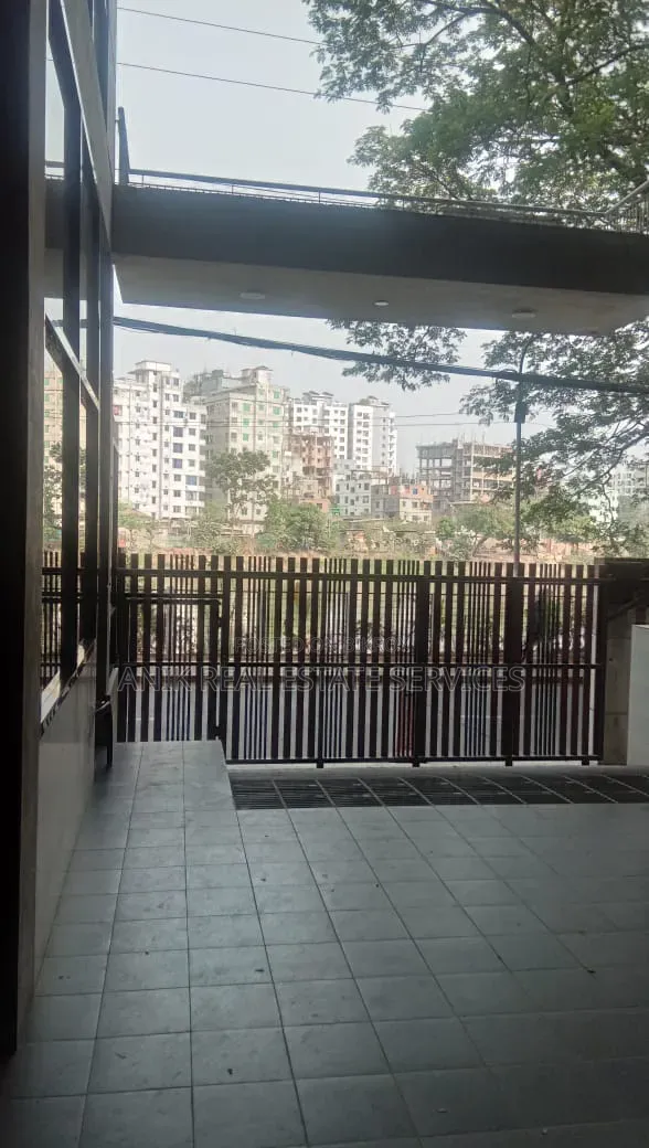 20bdrm House in Anik Real Estate, Gulshan for Rent