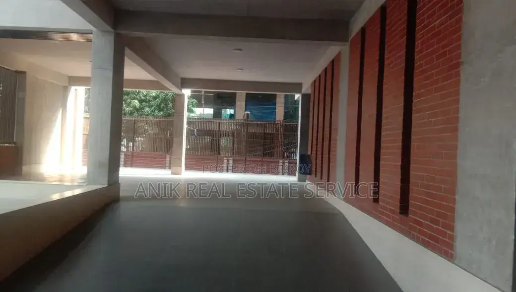 20bdrm House in Anik Real Estate, Gulshan for Rent