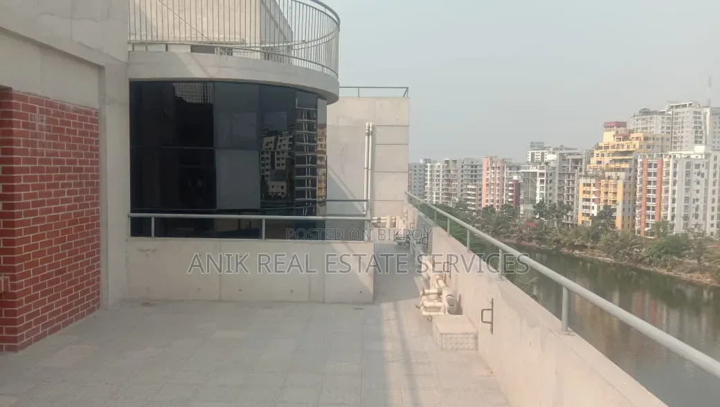 20bdrm House in Anik Real Estate, Gulshan for Rent