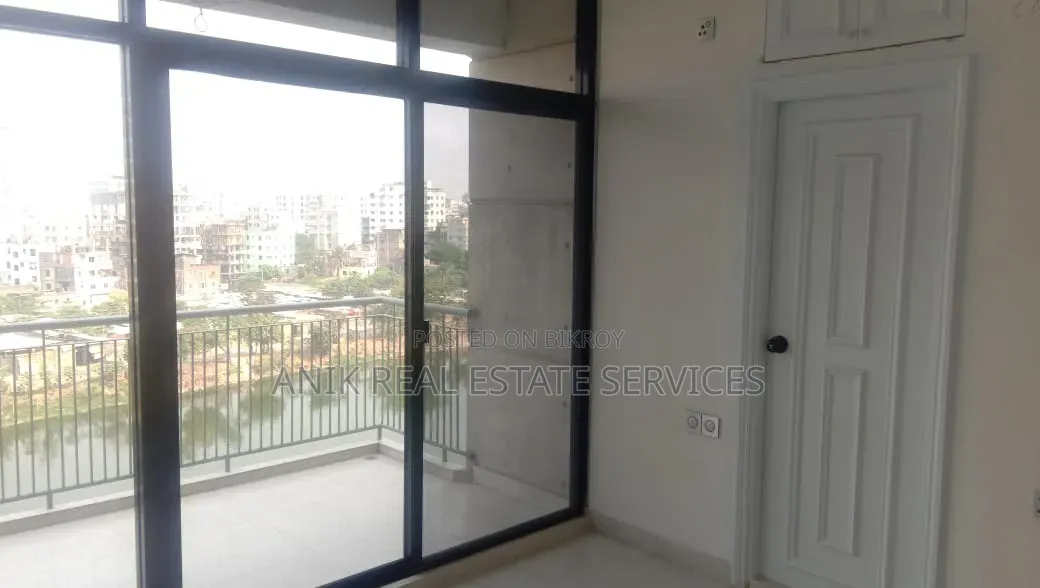20bdrm House in Anik Real Estate, Gulshan for Rent