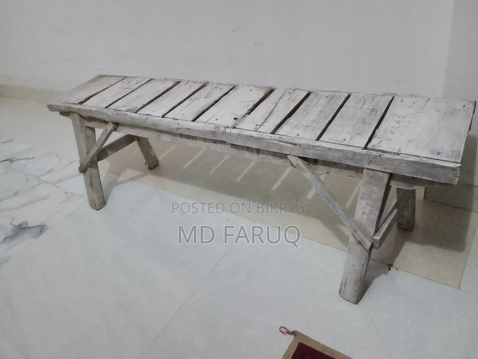 ফার্মেসির র‍্যাক বিক্রি হবে মালামালসহ