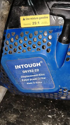 Tree Cutting Machine (Chainsaw)