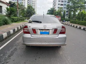 টয়োটা প্রমিও ২০০৪ সিলভার