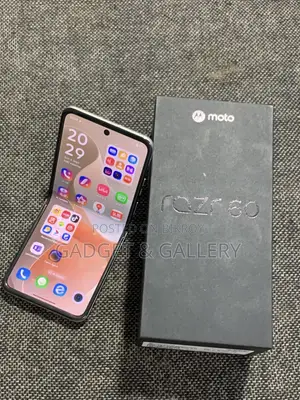 মটোরোলা রেজর ৬০ ২৫৬ জিবি হোয়াইট