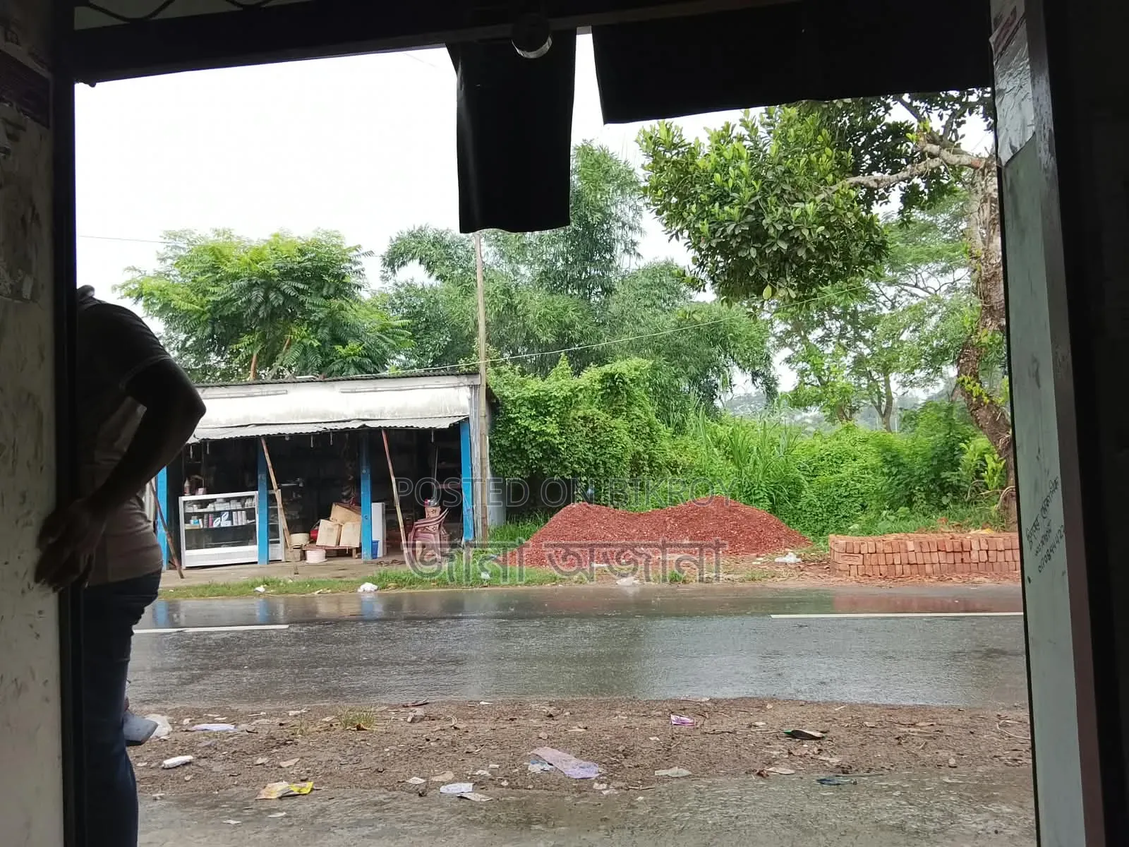 ফরিদপুরের নাই-এ ২ বেডরুমের বাড়ি বিক্রয়