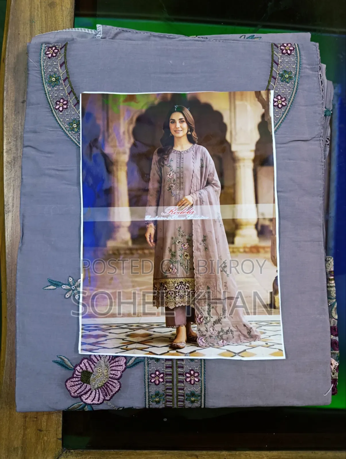 Elegance in Every Detail Soft Cotton Lawn Unstitched 3-Piece