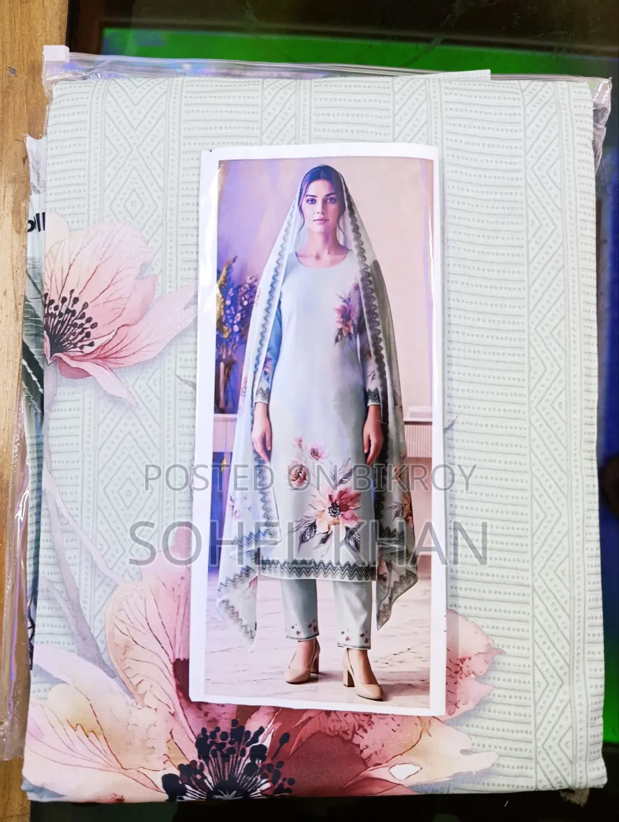 Elegance in Every Detail Soft Cotton Lawn Unstitched 3-Piece