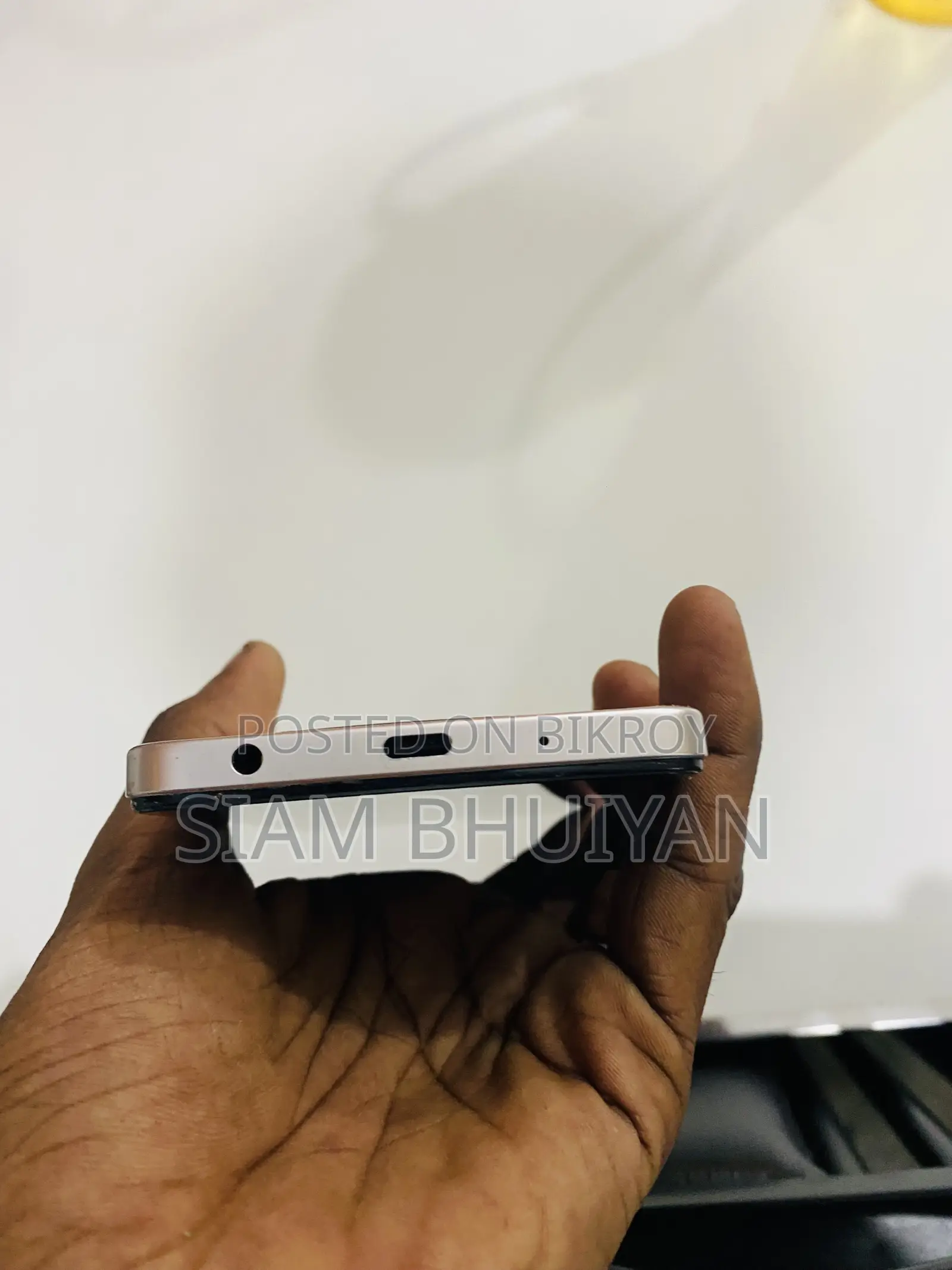 Vivo Y04 128 GB Rose Gold