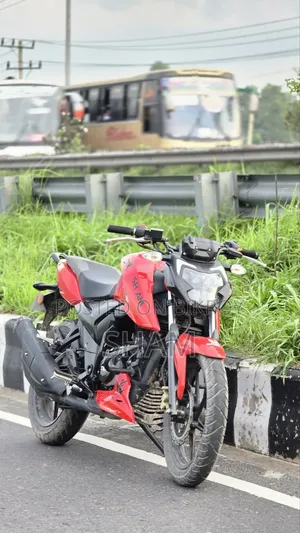 New TVS Apache 160 4V 2023 Red