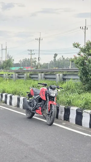 New TVS Apache 160 4V 2023 Red