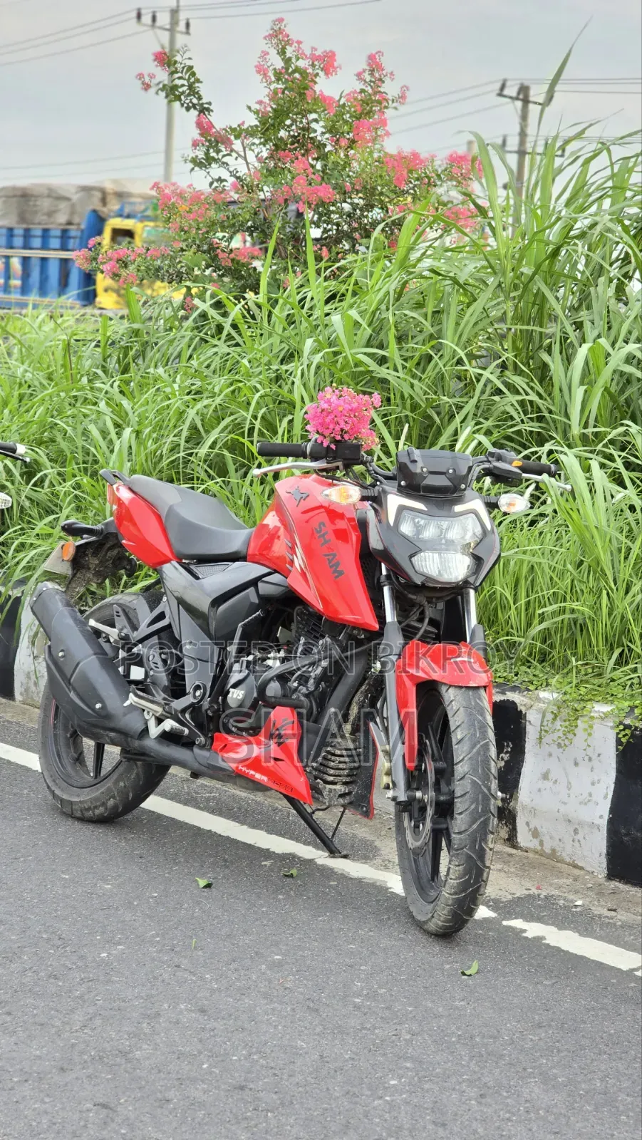 New TVS Apache 160 4V 2023 Red