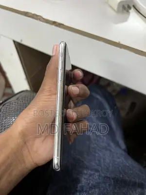 Apple iPhone X 64 GB White