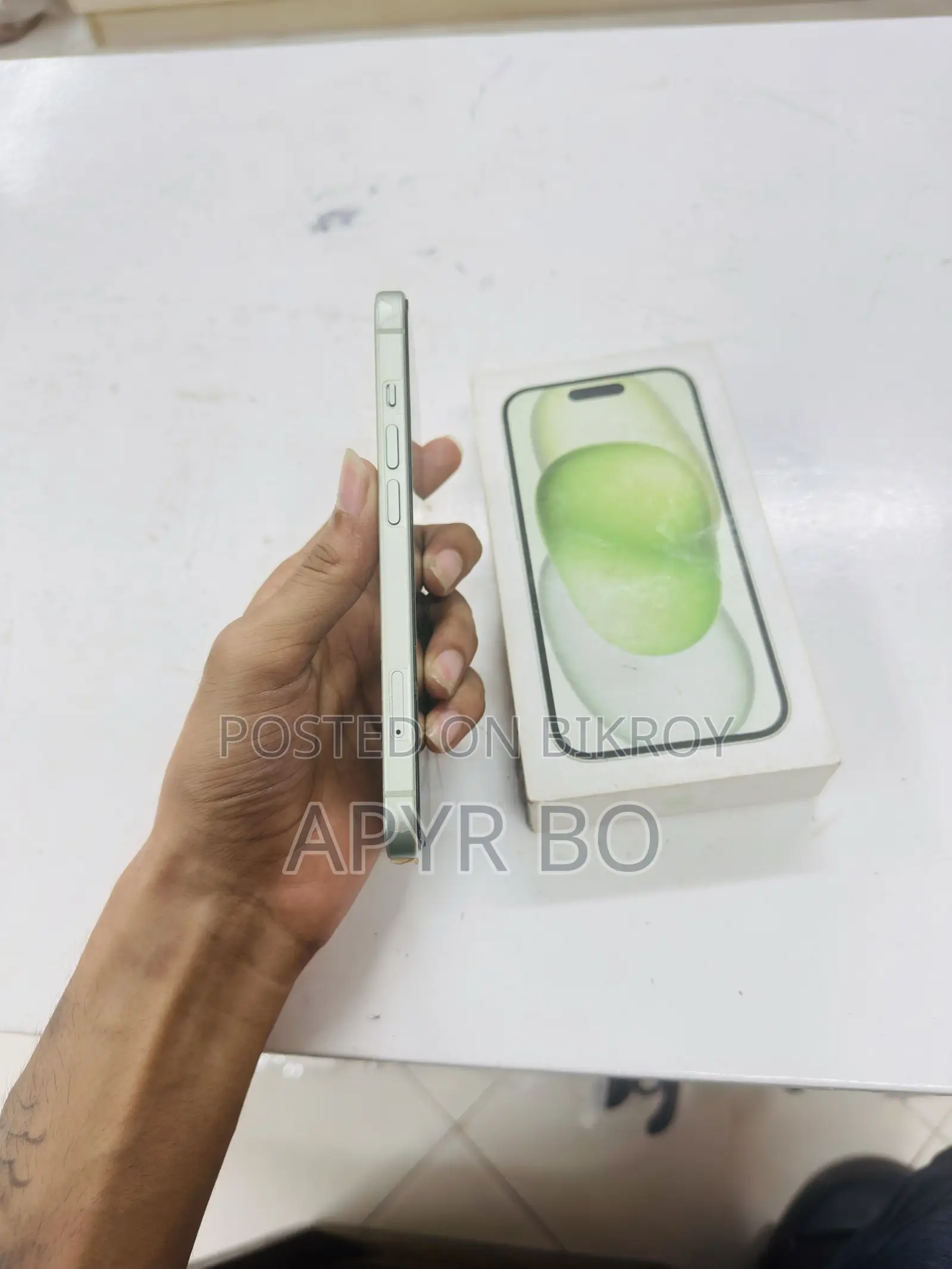 Apple iPhone 15 128 GB Green