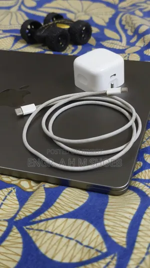 Apple 20W USB-C Power Adapter+ Original 15 Pro Max Cable.