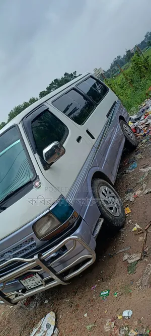 Toyota HiAce 2003 White
