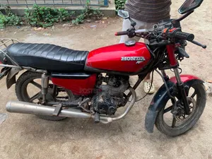 Honda 2000 Red