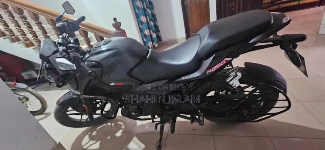 Bajaj Pulsar N250 2024 Black