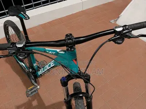 Veloce Ultimate Stunt 27.5 New Condition MT 200 Oil Break