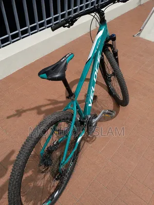 Veloce Ultimate Stunt 27.5 New Condition MT 200 Oil Break