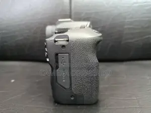 Canon R100 Body and Lens