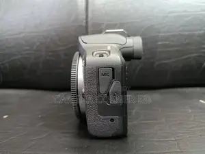 Canon R100 Body and Lens
