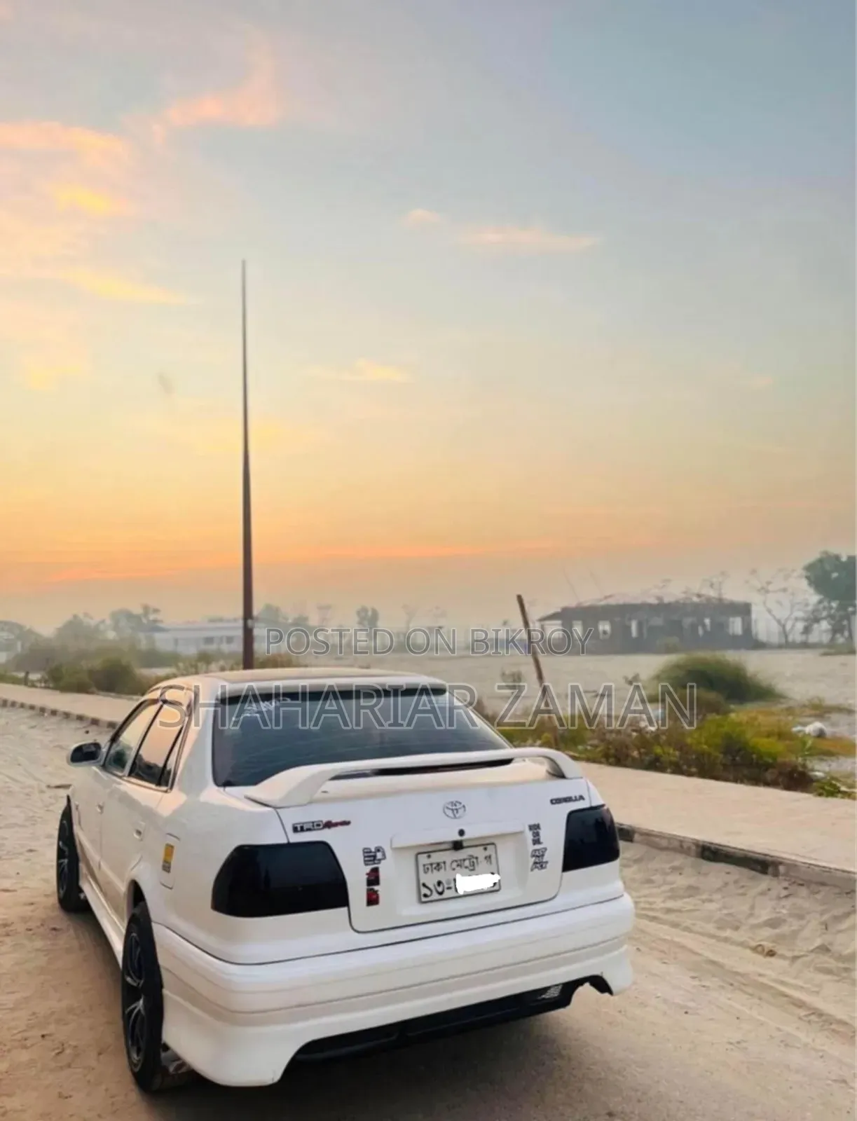 Toyota Corolla 1996 White