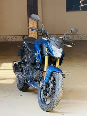 Honda Hornet 2.0 2025 Blue