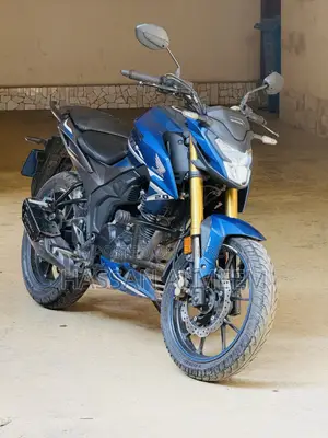 Honda Hornet 2.0 2025 Blue