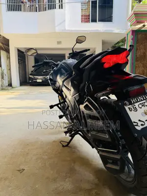 Honda Hornet 2.0 2025 Blue