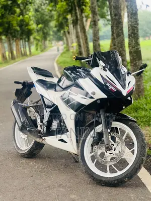 Honda CBR 2018 White