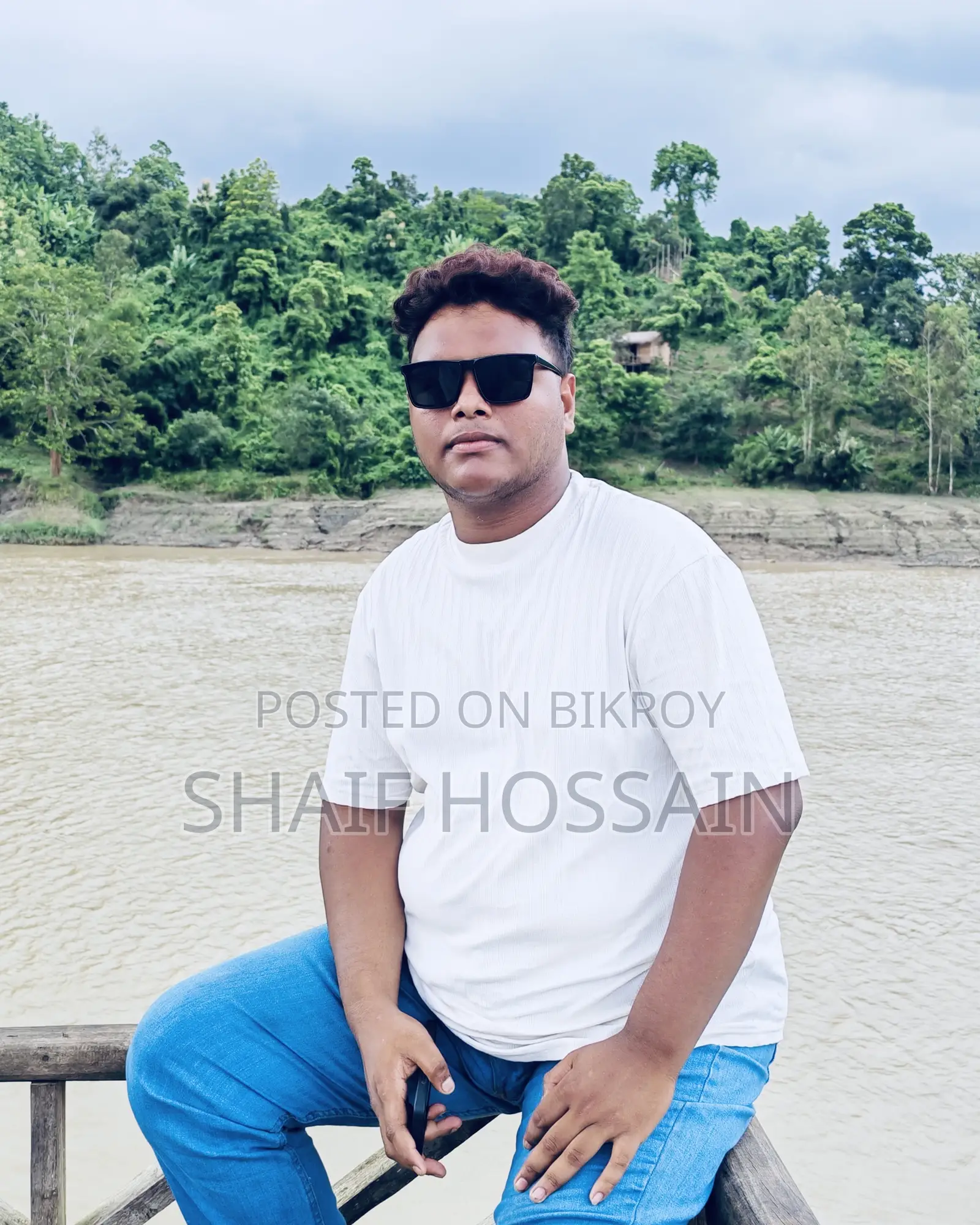 শোরুমে সেলসম্যান নিয়োগ
