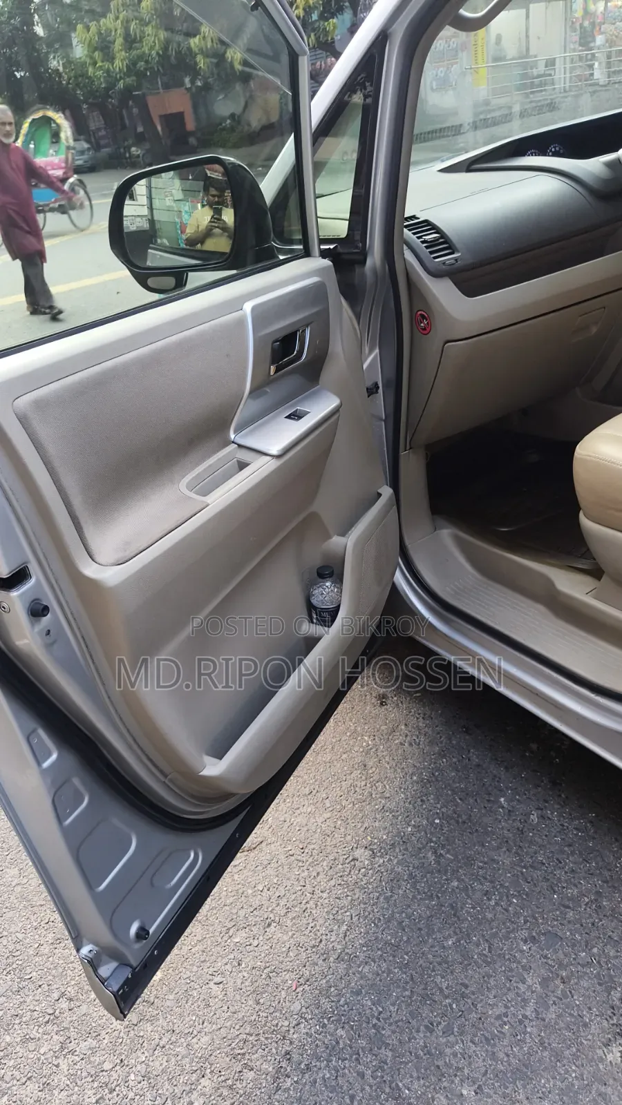 Toyota Noah 2.0 143hp AWD (7 Seater) 2011 Silver