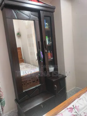 ড্রেসিং টেবিল