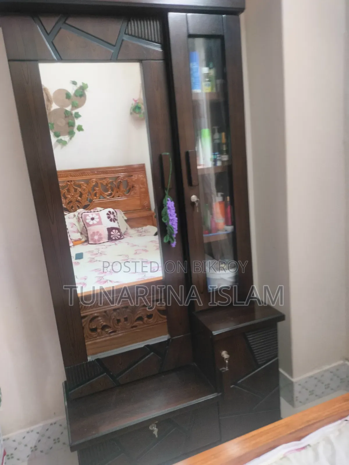 ড্রেসিং টেবিল