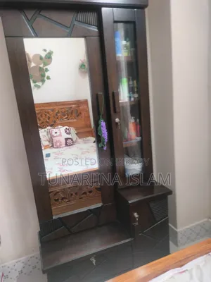 ড্রেসিং টেবিল