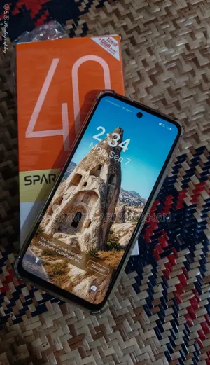 Tecno Spark 40 128 GB Silver