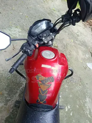 Honda CB 2016 Red