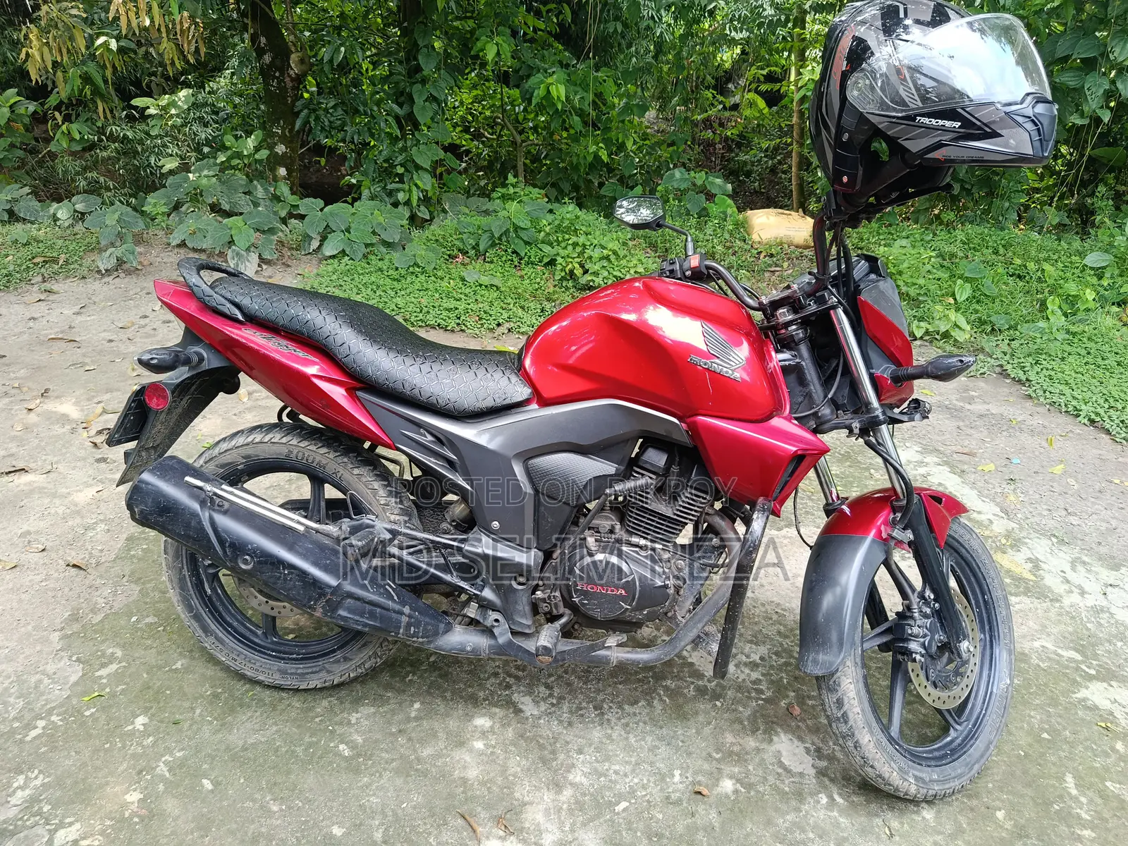 Honda CB 2016 Red