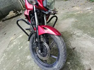 Honda CB 2016 Red
