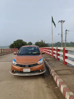 Tata Tiago 2018 Gold
