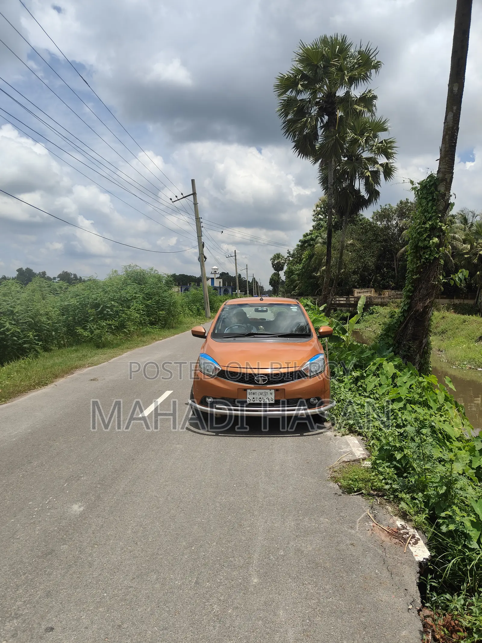 Tata Tiago 2018 Gold