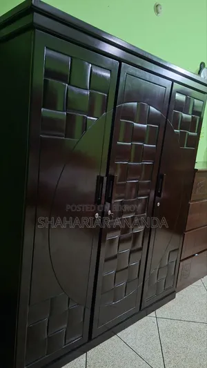 Canadian Wood-এর ৩ পাল্লার আলমারি | মাত্র ৩ মাস ব্যবহার | প্রায় নতুন
