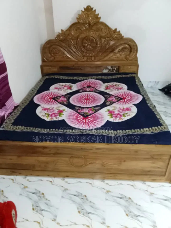 আকাশ মনি কাঠের খাট